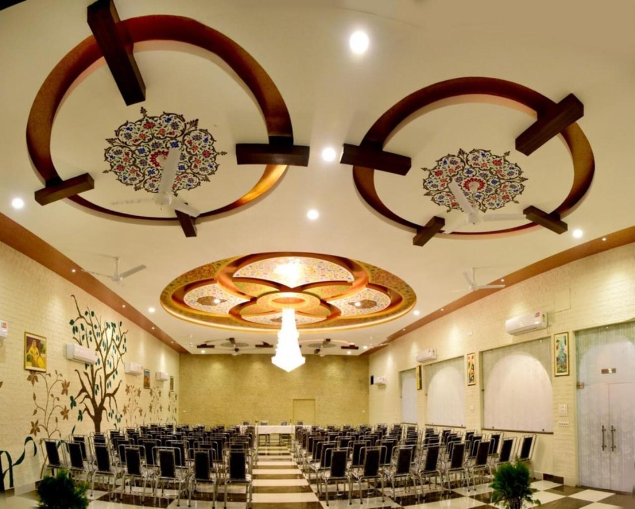 โรงแรมหริภาวัน พาเลซ ไบคาเนอร์ ภายนอก รูปภาพ
